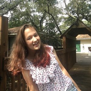 Meet your Posher, Leah